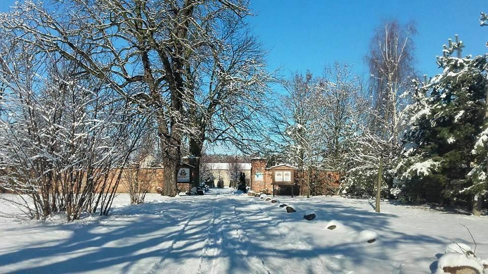 Hotel Stara Stajnia Pleszew Exteriér fotografie