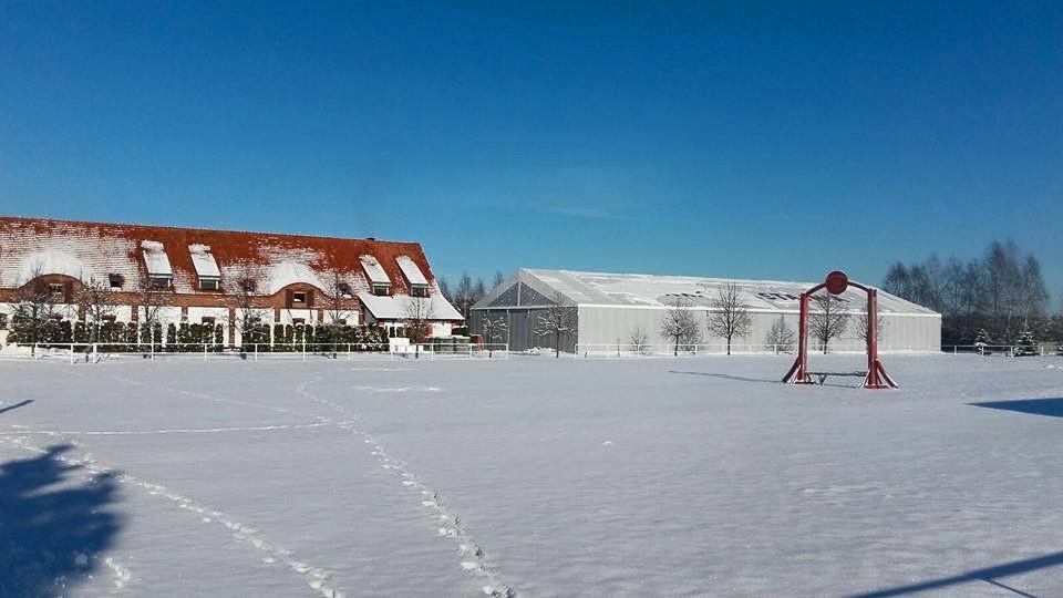 Hotel Stara Stajnia Pleszew Exteriér fotografie